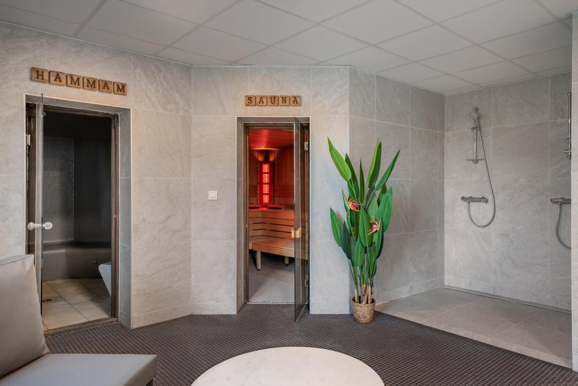 Radisson Blu Hotel, Antwerp City Centre Exterior photo